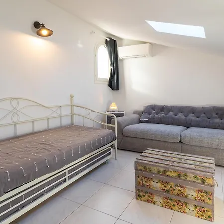 F2 à 100m De La Borgo (Corsica)